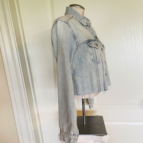GAP UltraSoft Relaxed Cropped Icon Raw Hem Denim Jacket XS - Picture 9 of 16
